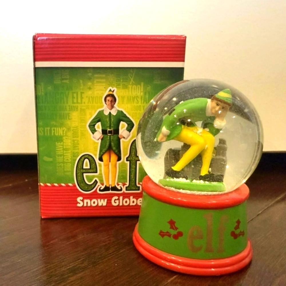 NWT buddy Elf Snow Globe Green and Red Small
